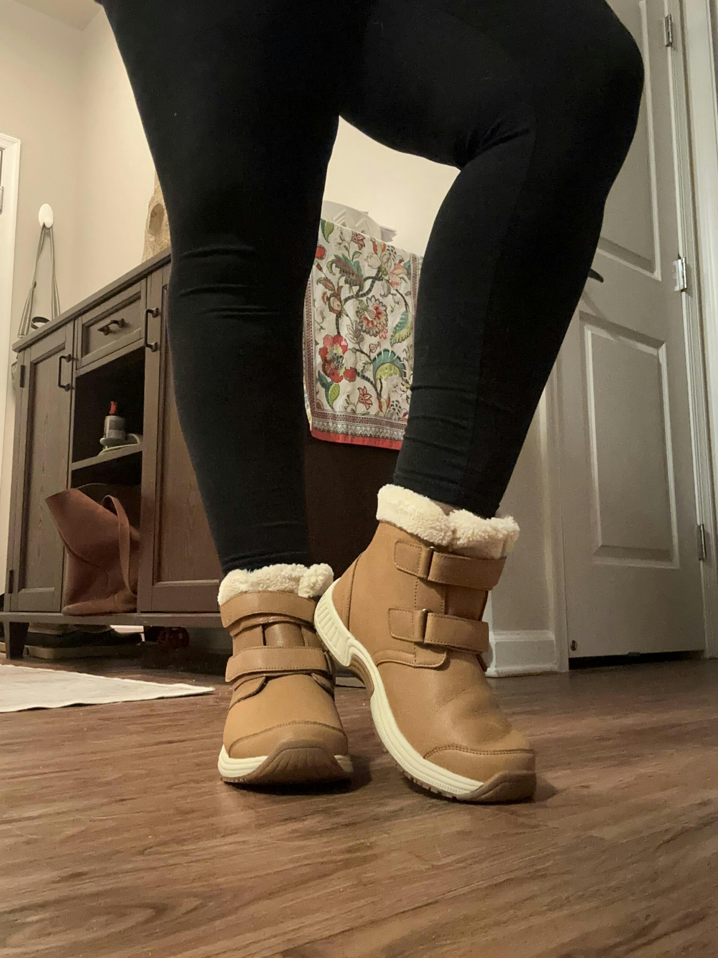 Women's Warm Winter Boots with Fur OrthoFeet Florence Brown Waterproof