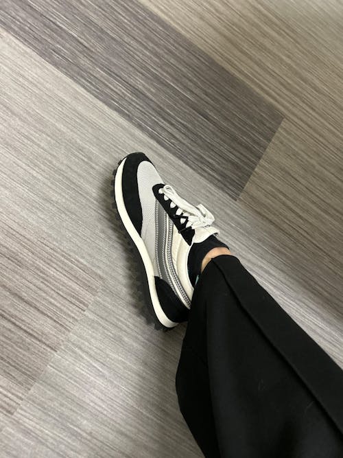 Osaga KT-26 Women's Monochrome Retro Sneaker (White/Black/Gray)