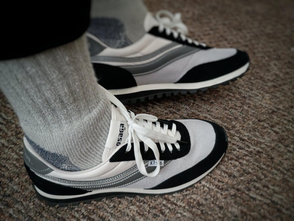 Osaga KT-26 Unisex Monochrome Retro Sneaker