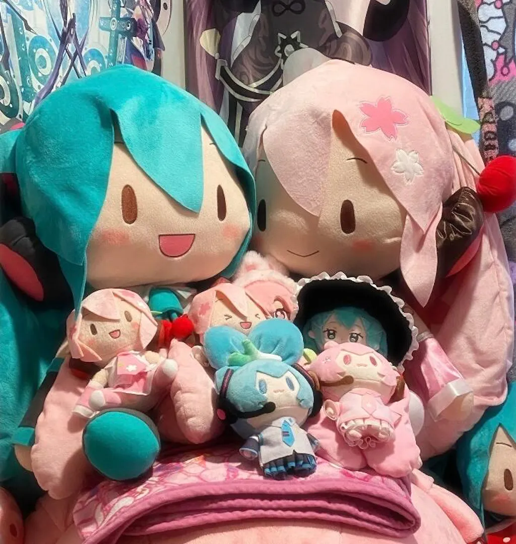 (Pre-Order) Hatsune Miku - fuwa petit "Sakura Miku" Dodeka Jumbo Plush