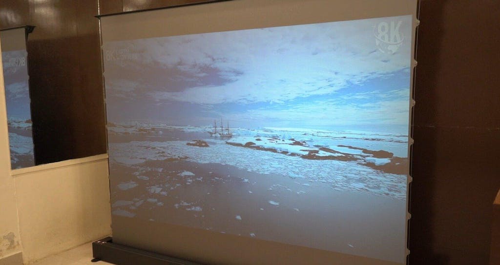 CineCast Floor Rising-FR 84