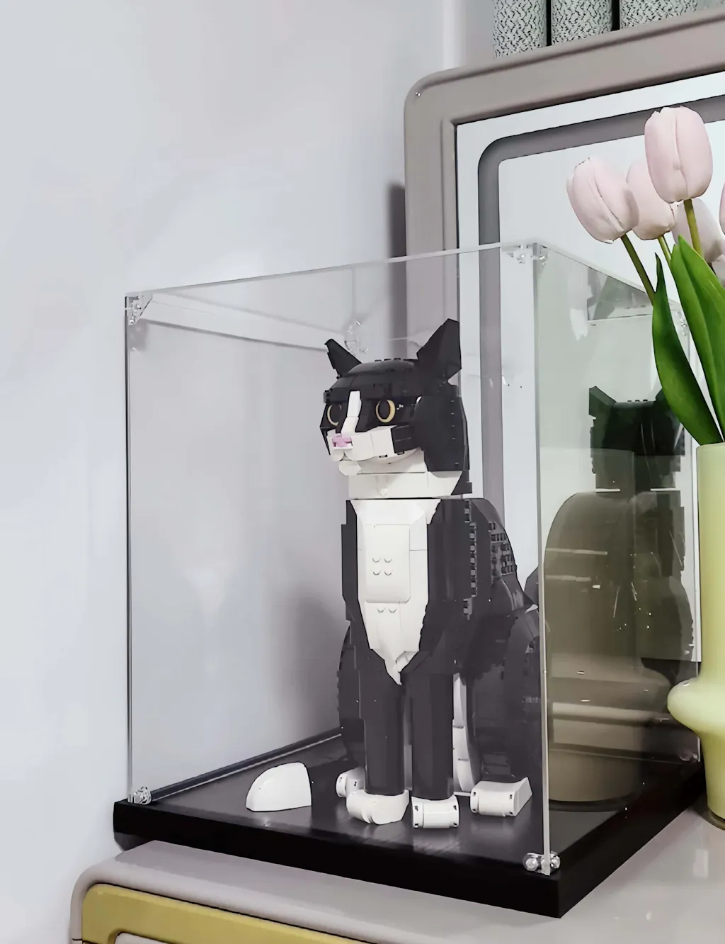 Acrylic Display Case for LEGO® Tuxedo Cat 21349