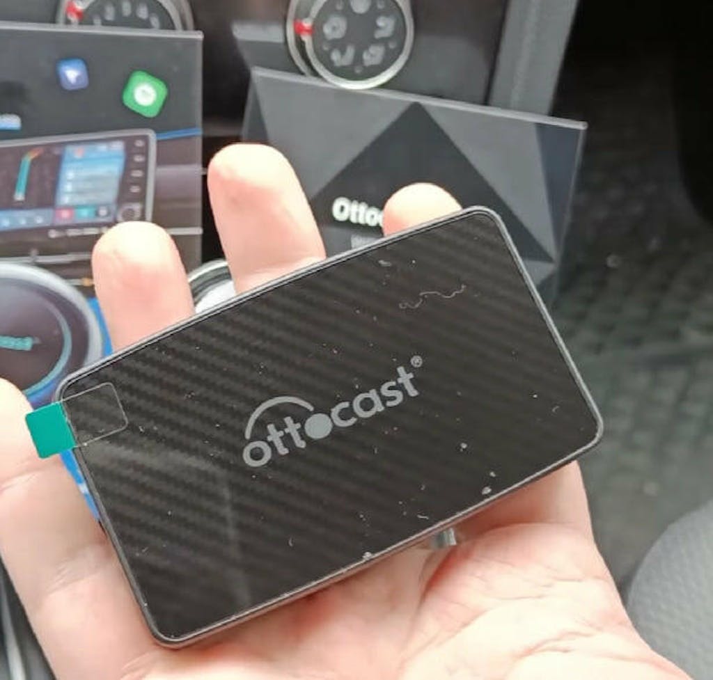 Play2Video Wireless CarPlay/ Android Auto Allinone Adapter Ottocast