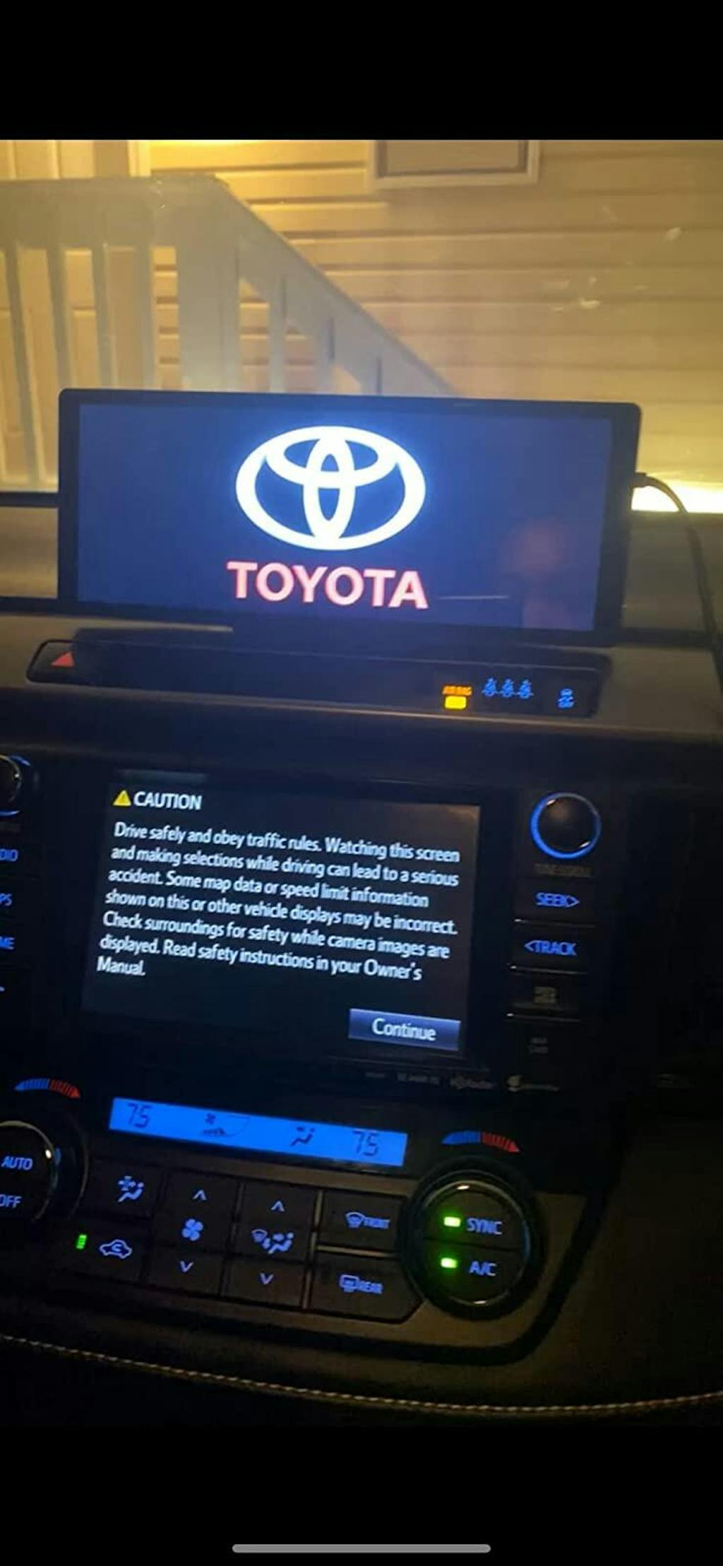 EXCLUSIVE PRICE OTTOCAST CARSCREEN MAX exclusive-price-ottocast-carscreen-max