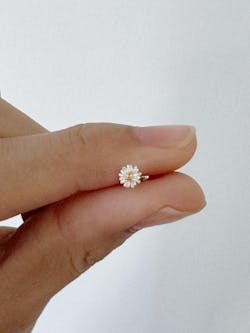 Daisy Stud