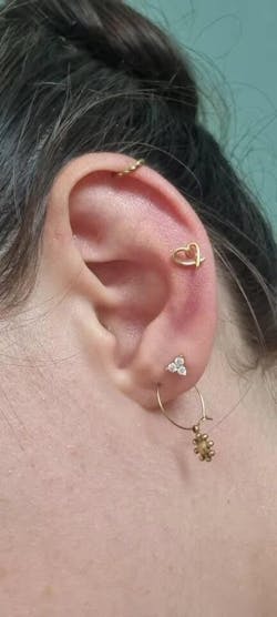Hollow Heart Flatback Stud