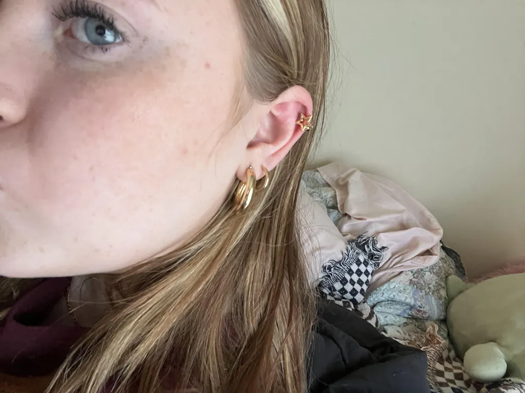 Eye-catching Star Helix Hoop