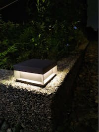 Flat Box-Styled Solar Garden Light