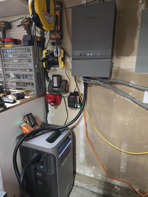 Anker SOLIX F3800 Plus Portable Power Station | 3840Wh | 6000W |  3200W Solar Input