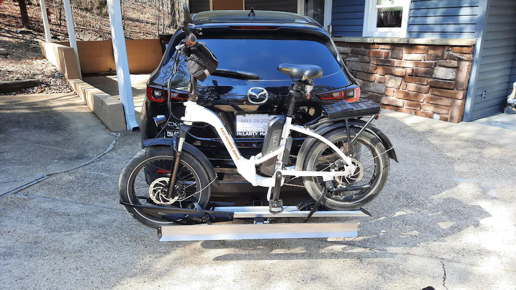 Single Hitch E-Bike Rack with Ramp, Foldable with Lock