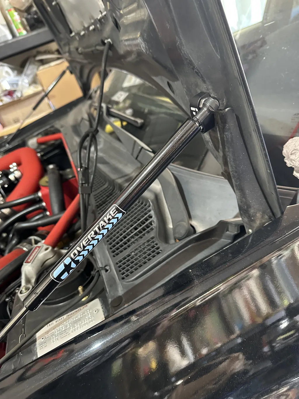 Kit Ammortizzatori Cofano Autobahn88 Per Skoda Octavia Combi 2014-2017 - Puntoni A Gas Con Finitura Carbonio Argento