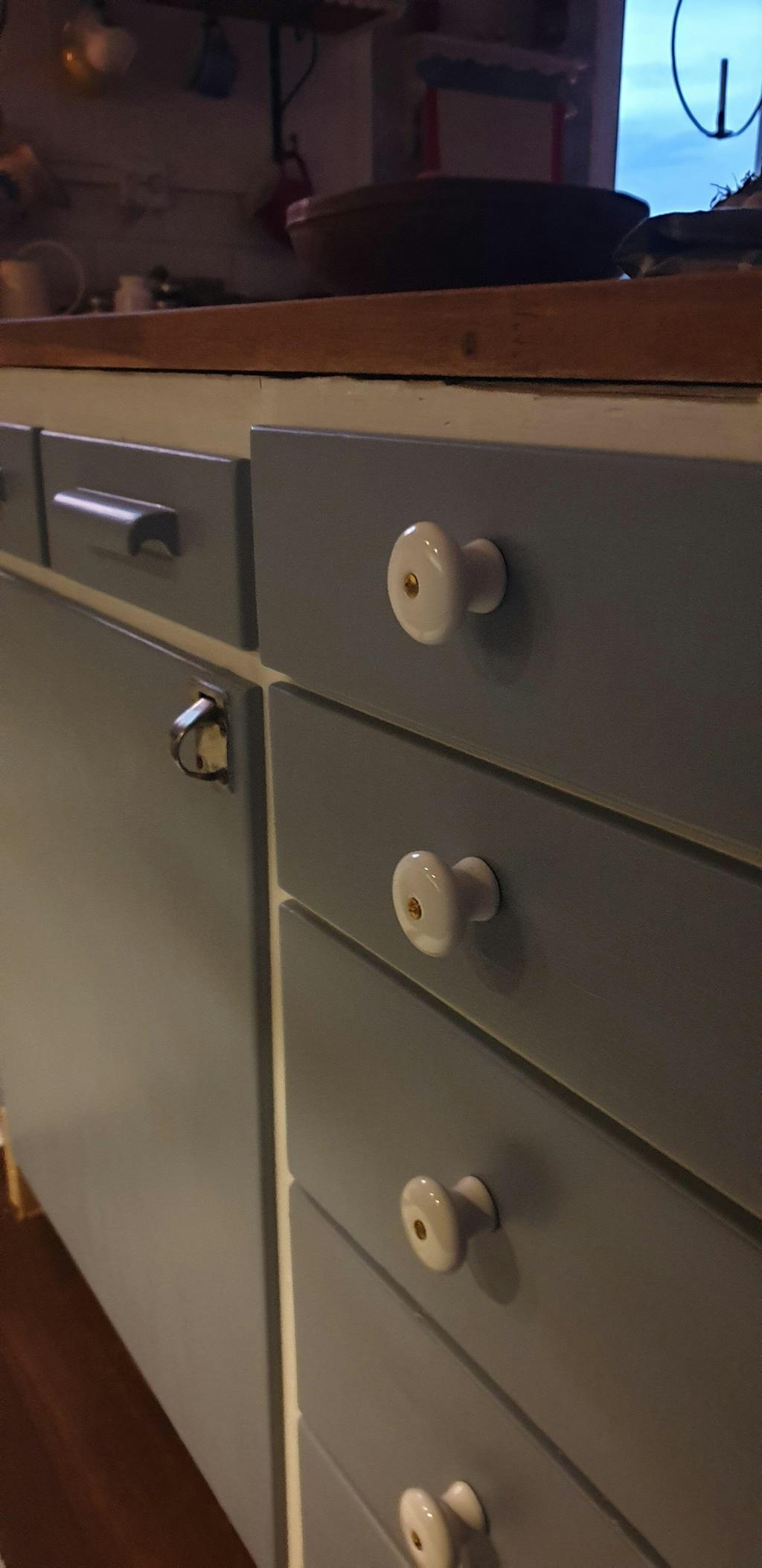 Porslinsknopp mässing 38mm