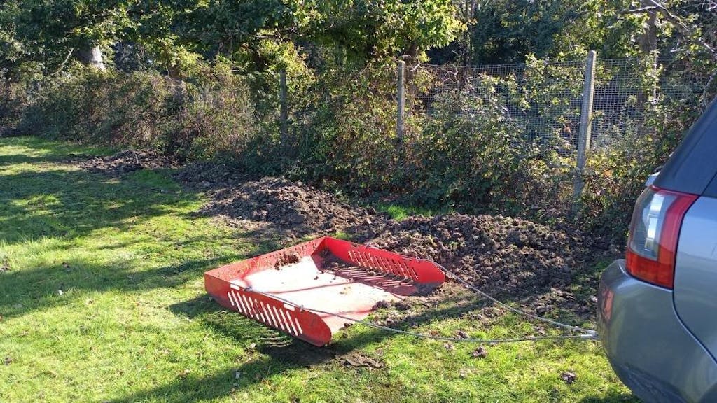 Paddock Blade Horse Paddock Cleaner Signal Red | Premium British Made | Free Delivery