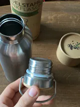 Wiederverwendbare Edelstahl Trinkflasche | mit oder ohne Isolierung
