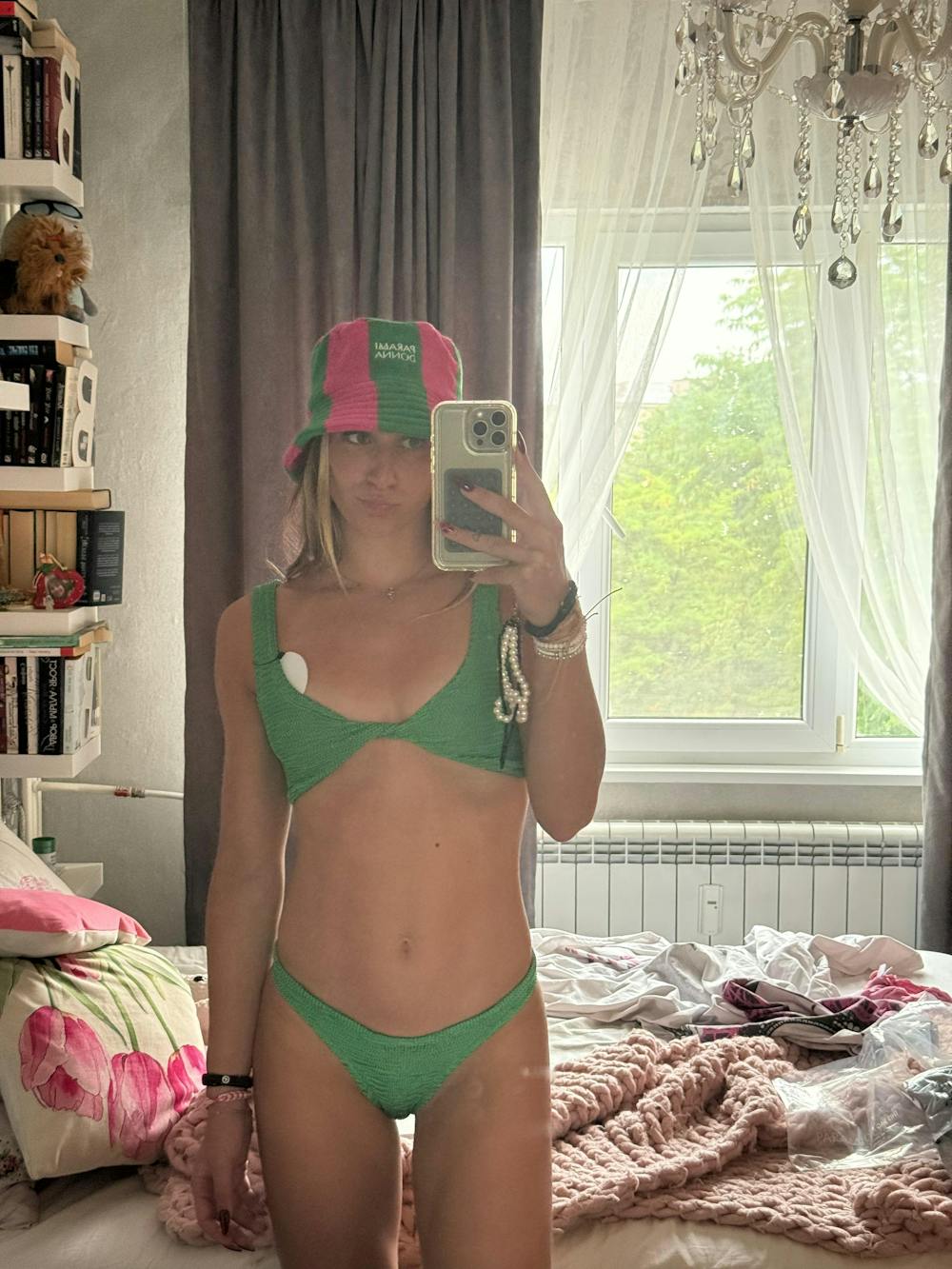 Плажна дамска шапка на райета Emerald/Fuchsia