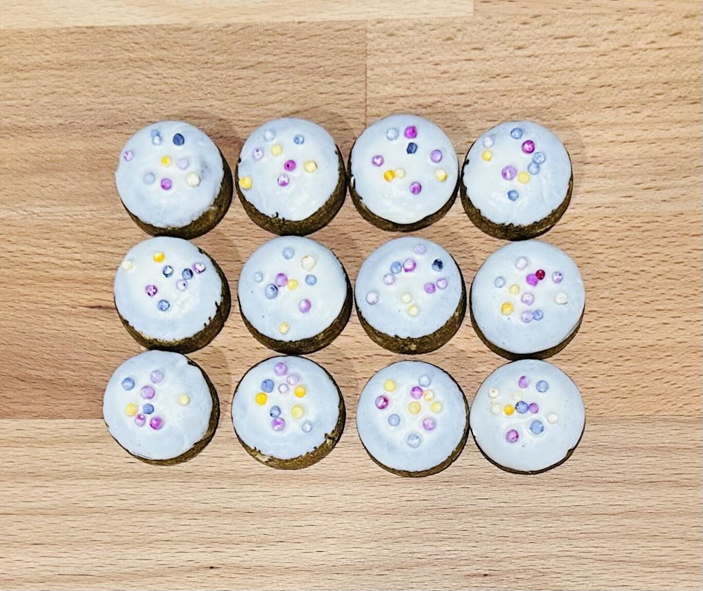 Rockin Hard Cake Frosting for Dogs that Dries Hard Pastries 4 Pets Inc.