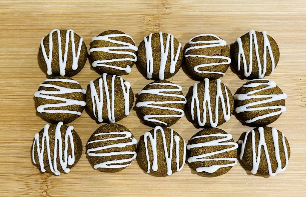 Rockin Hard Cake Frosting for Dogs that Dries Hard Pastries 4 Pets Inc.