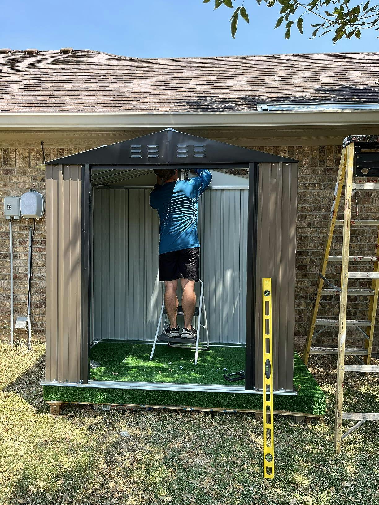 80㎝と120㎝ Yitahome | 8x6 ft Brown Metal Outdoor Garden Shed with Lockable Door