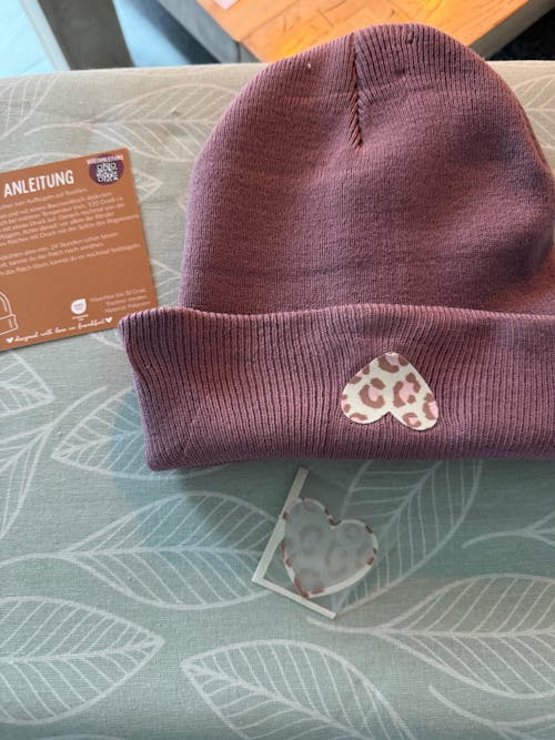 Fluff Patch - Leo Herz *iron-on*