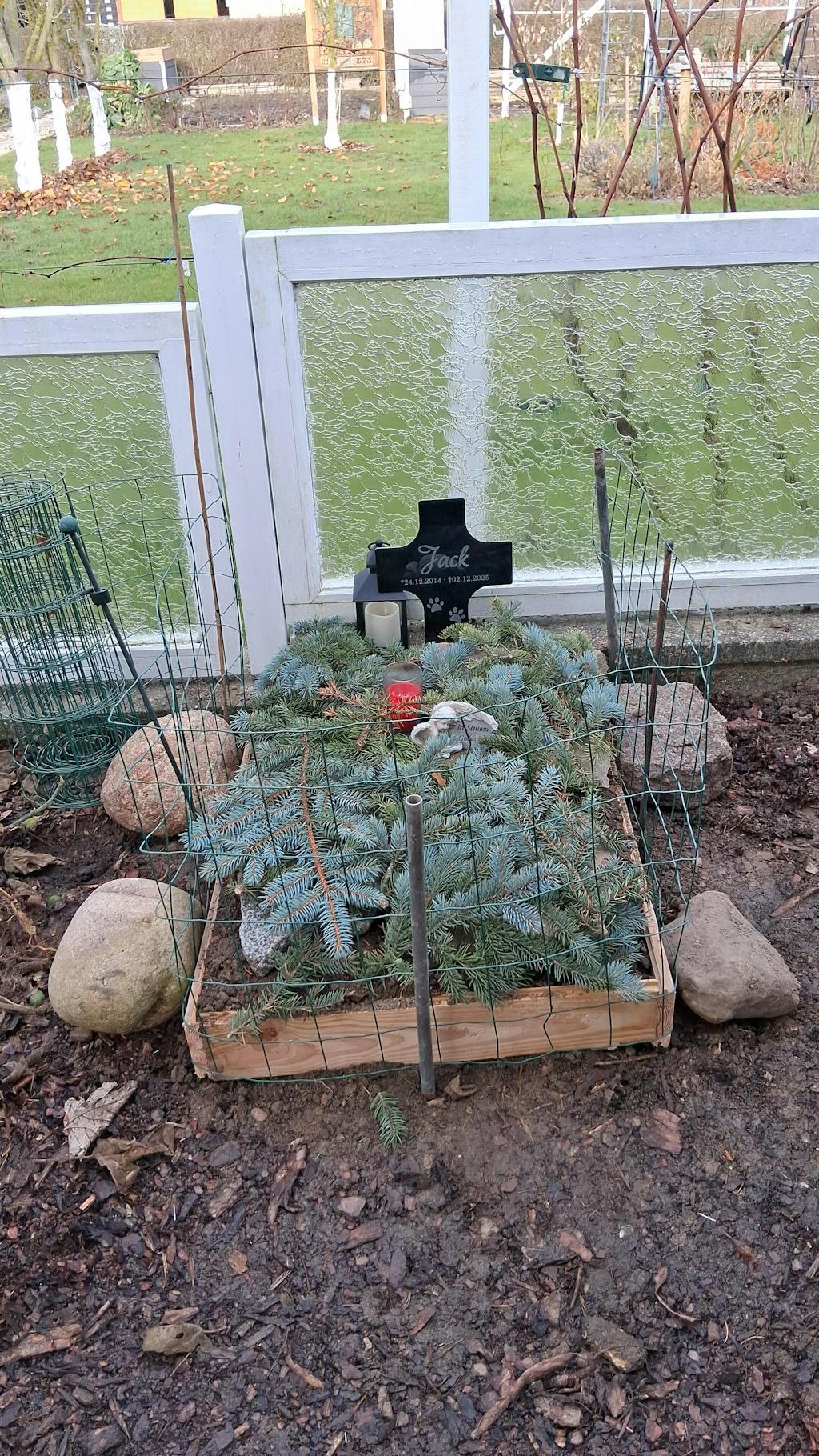 Personalisiertes Acrylglas Tier Grabkreuz Schwarz - Text Lasergravur