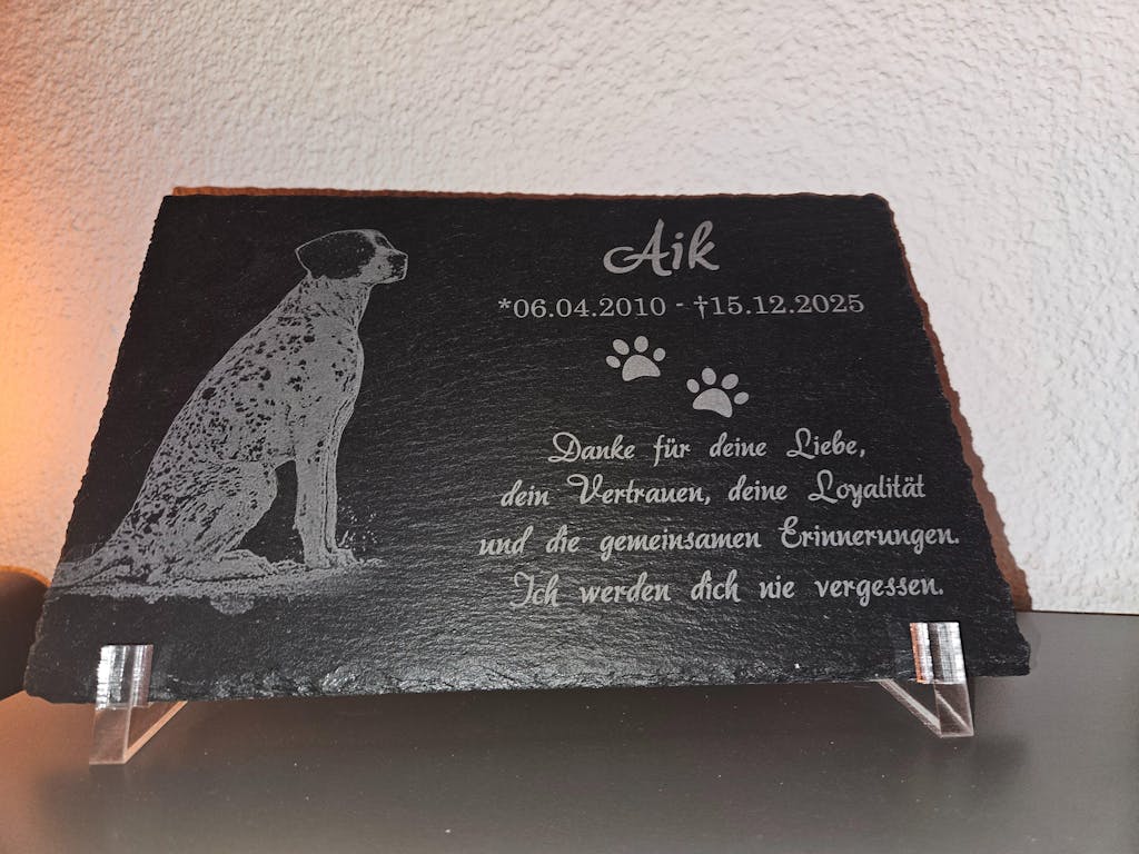 Personalisierter Schiefer Tiergrabstein 30x20cm - Foto Lasergravur