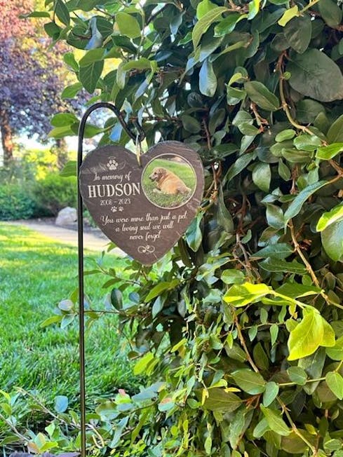 Personalized Memorial Garden Slate & Hook - Cemetery Decorations for G -  Pawfect House
