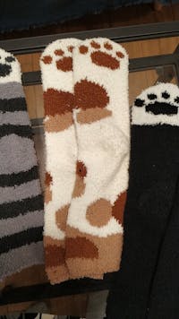 PawPrint Fuzzy Socks