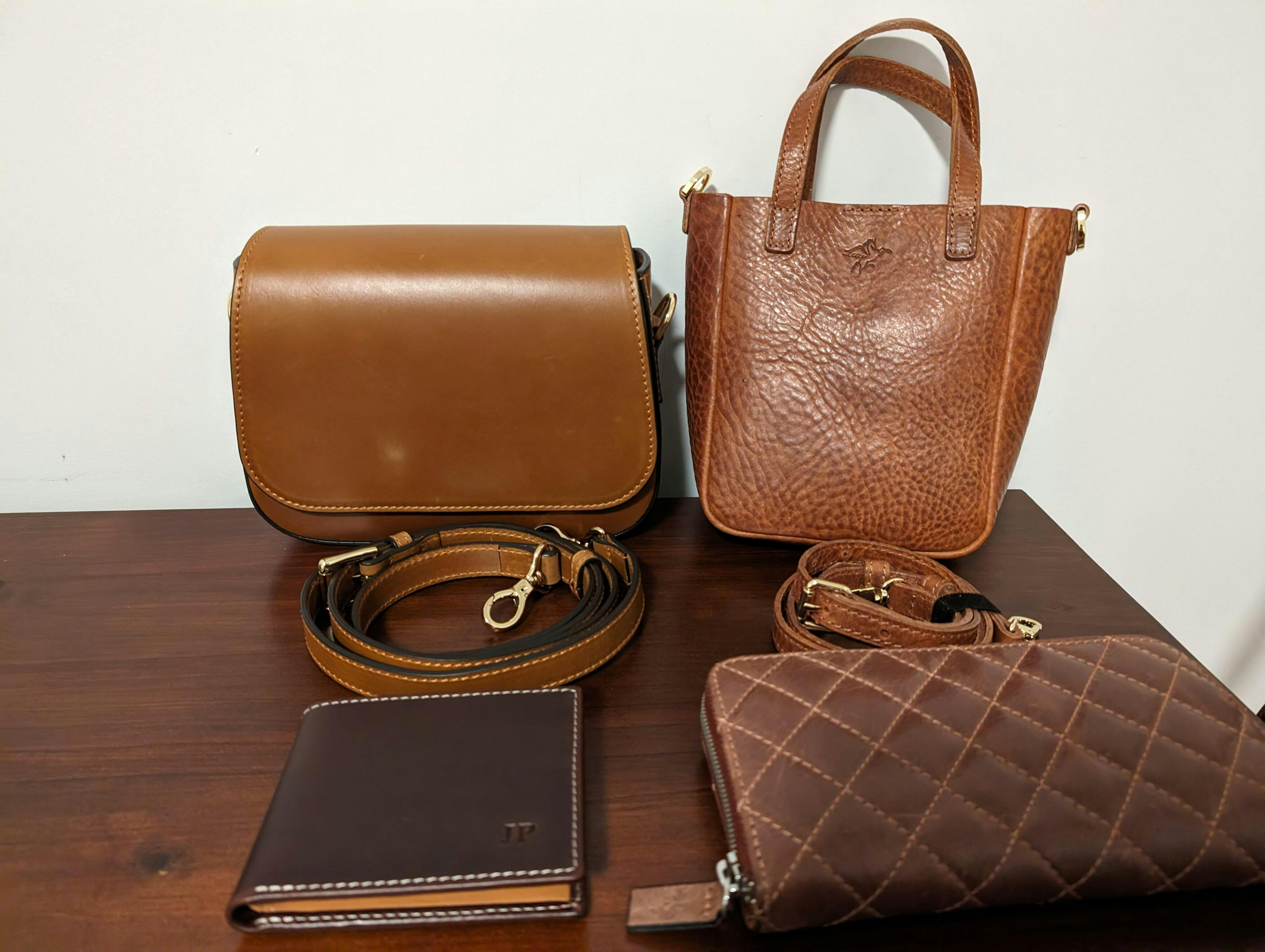 ★MCLANEE★ Bucky Tote and Crossbody Bag bucky Bucky | Crossbody Bag | Brown w/ Gold Hardware