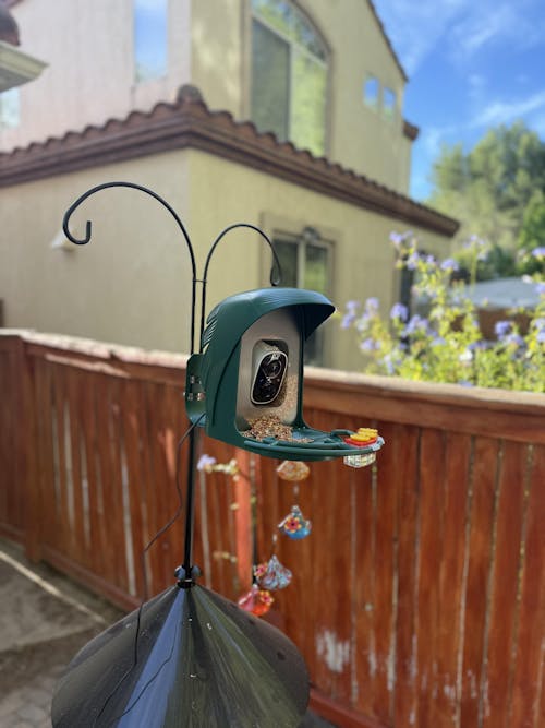 PerchMe Smart Bird Feeder with Camera,2K,Solar Powered, AI Recognition,Great Gift for Bird Lovers