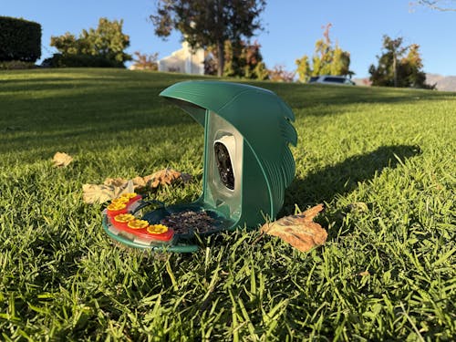 PerchMe Smart Bird Feeder with Camera,2K,Solar Powered, AI Recognition,Great Gift for Bird Lovers
