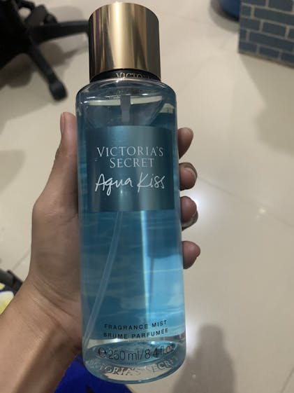 body mist victoria secret color blue perfume