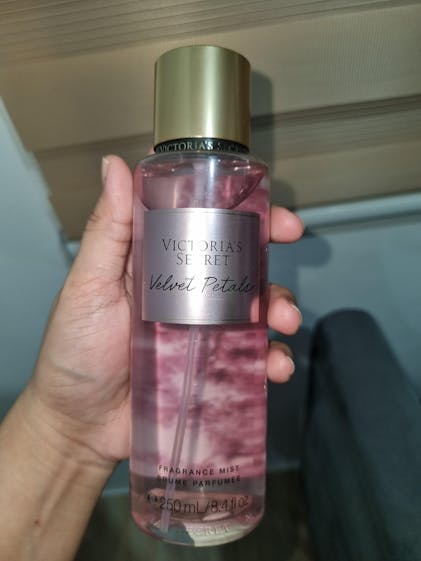 Velvet Petals Victoria Secret Perfume Fruity Smell Shimmer