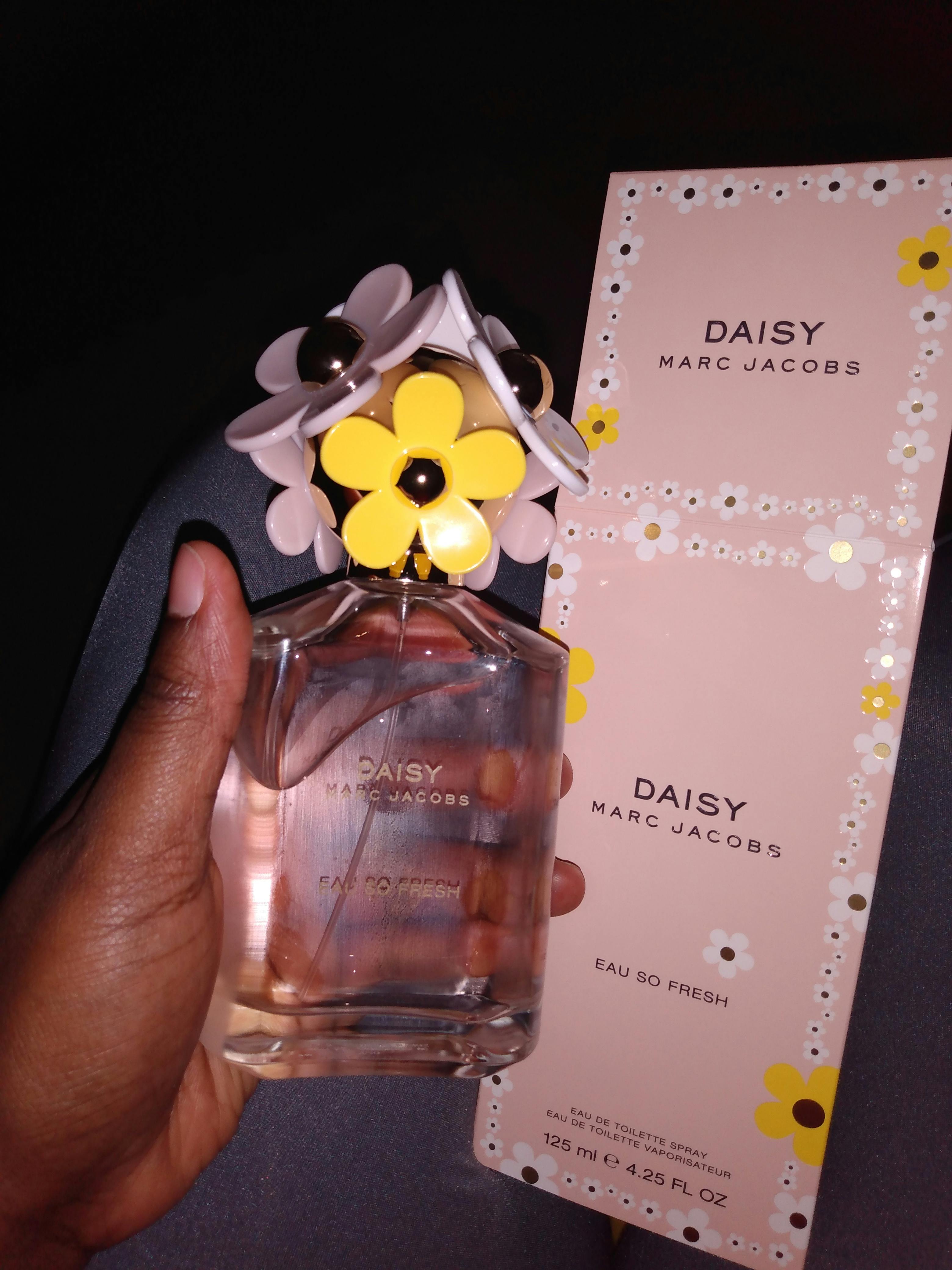 Buy Daisy Eau So Fresh perfume online at discounted price. Buy Daisy Eau So Fresh perfume online at discounted price.