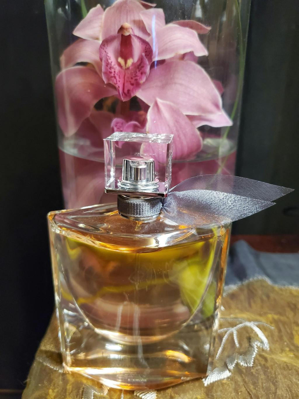 Buy La Vie Est Belle perfume online at discounted price.