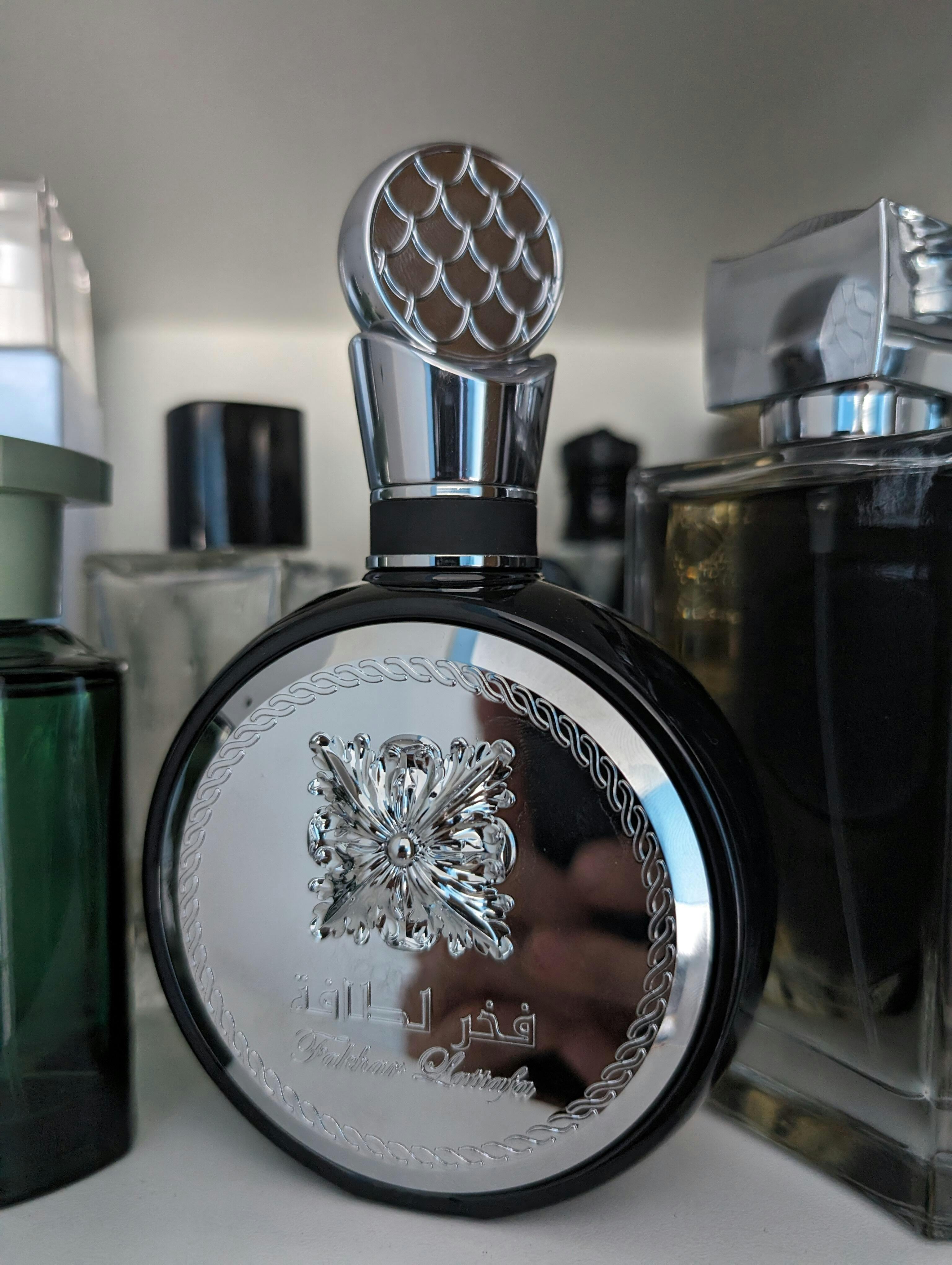 香水(男性用) Fakhar Lattafa Eau de Parfum 100ml Lattafa Fakhar Men's Eau de Parfum Woody Fougere Fragrance