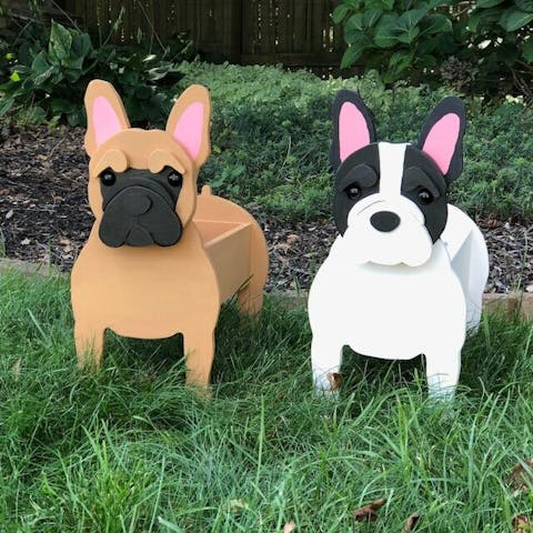 Pot de fleurs en forme de Bouledogue français
