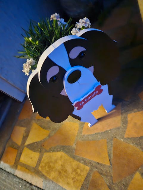 Pot de fleurs en forme de Cavalier king charlie spaniel