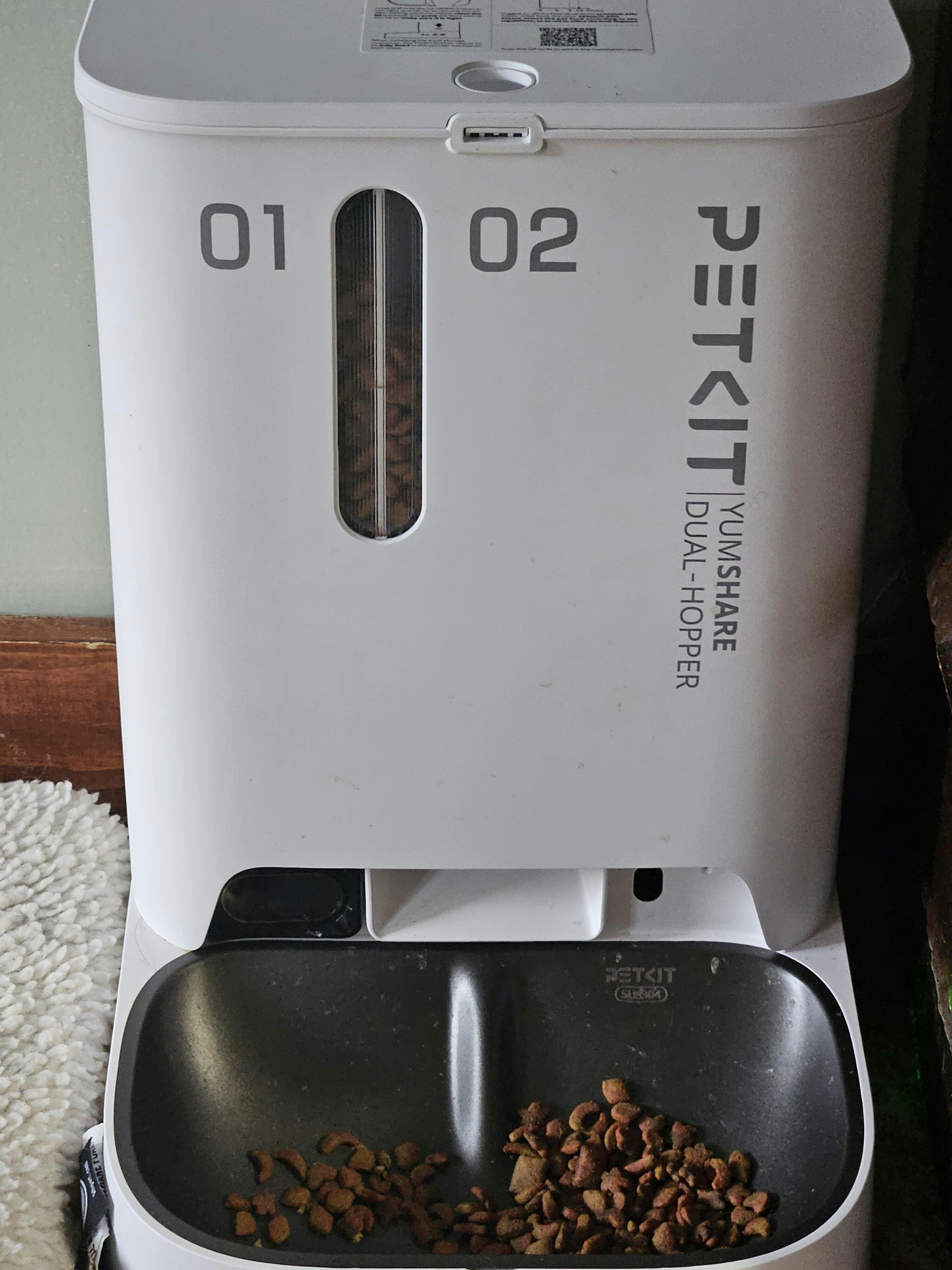 YumShare Dual-Hopper Automatic Cat Feeder with Camera