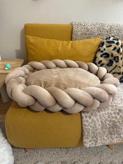 Braided Plush Pet Bed: Ultra Soft Cat & Small Dog Cushion