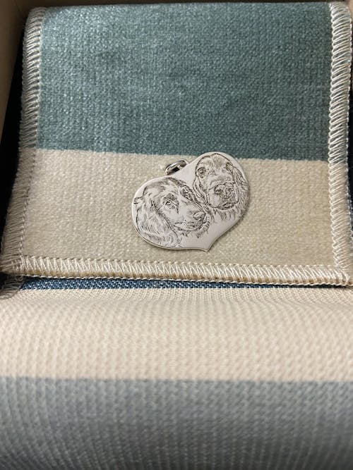 Ciondolo due ritratti - cuore asimmetrico