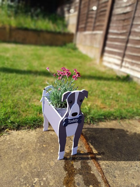 Greyhound Planter