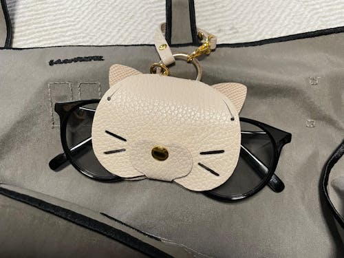 【8/21(木)22:00~ 26時間限定販売】にゃんフェイスチャーム / しろ