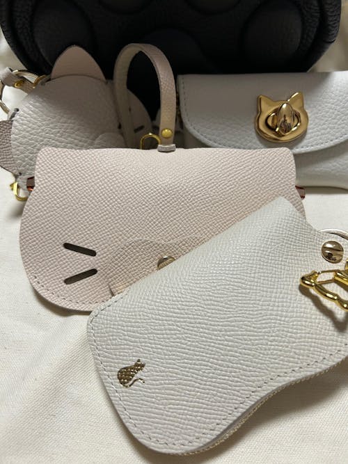 スマートキーケース　ヴォー・エプソン  /  クリーム