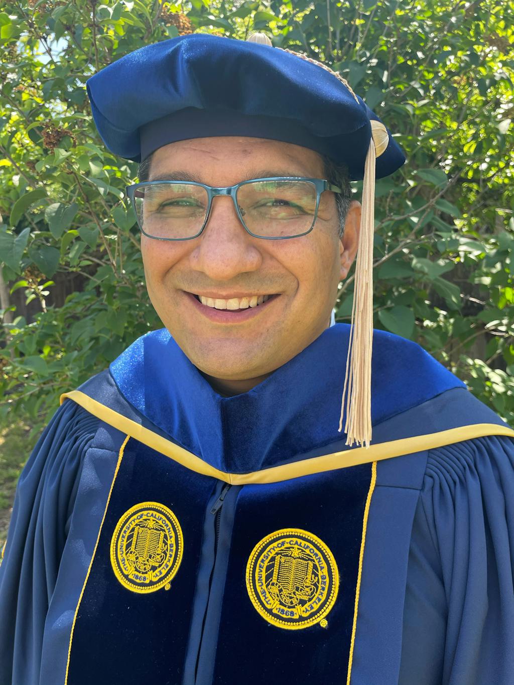 rent cap and gown berkeley