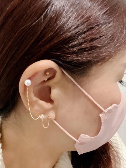 picollet エナメルフラワー 大きめ フラワーモチーフの軟骨ピアス│裏側用にもオススメ