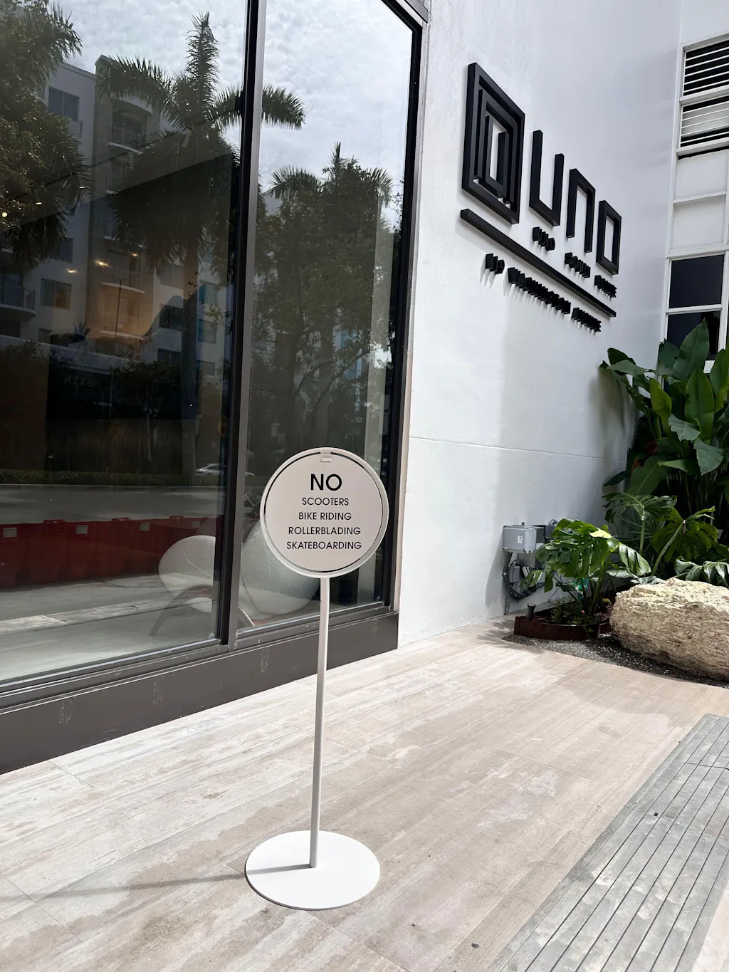 Round Frame Sidewalk Sign