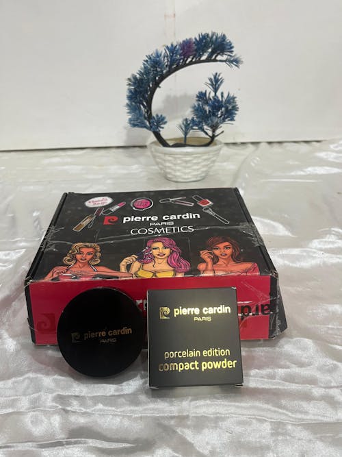 Porcelain Edition Compact Powder