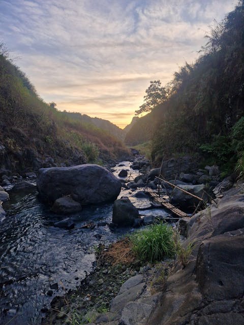 Pinatubo Summit via Inararo Trail with 4x4 and Ana-an Falls - Private Group Tour Clark (add-on Manila)