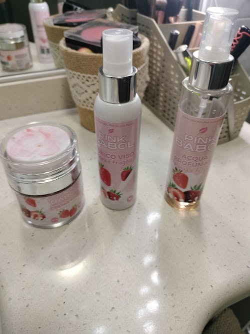 Crema idratante viso con Acido ialuronico, Olio di Jojoba, Aloe Vera, vitamina E