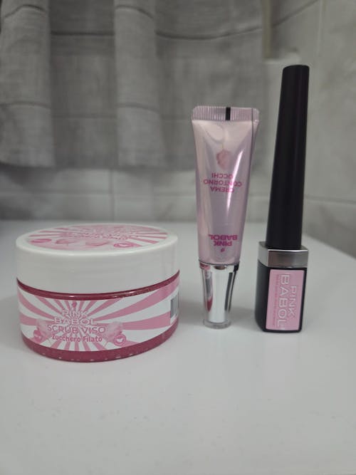 Beauty KIT - Siero Ciglia Allungante con Olio di Ricino+ Crema Contorno Occhi con Ceramide NP + Scrub Viso con Miele